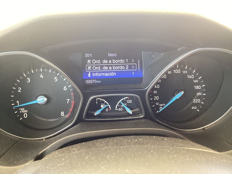 Ford Focus 1.0 EcoBoost Titanium 2015 – снимка 18