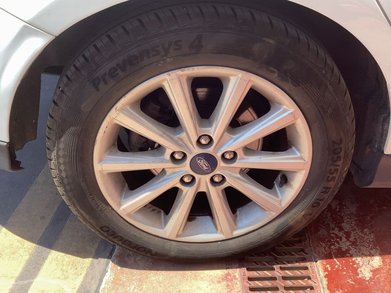 Ford Focus 1.0 EcoBoost Titanium 2015 – снимка 9