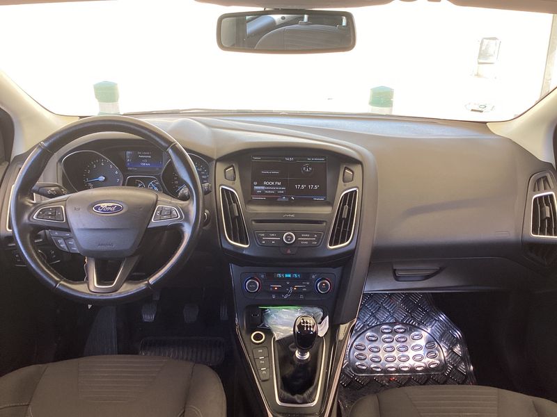 Ford Focus 1.0 EcoBoost Titanium 2015 – снимка 17
