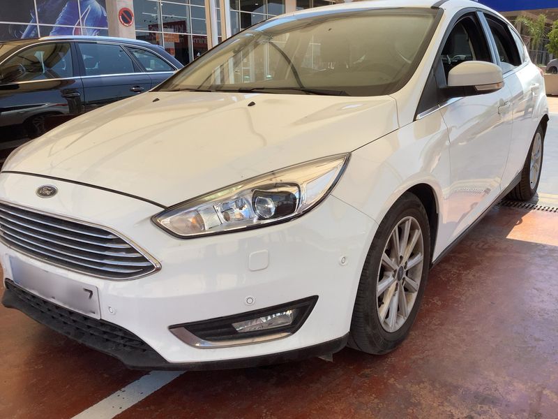 Ford Focus 1.0 EcoBoost Titanium 2015 – снимка 2