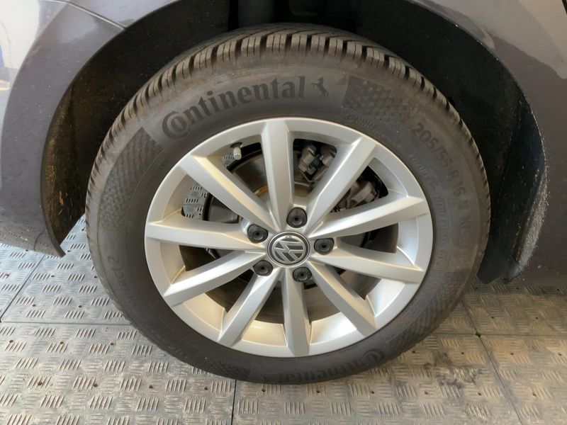 Volkswagen Golf VII 1.6 TDI Lounge BlueMotion Tech 2015 – снимка 9