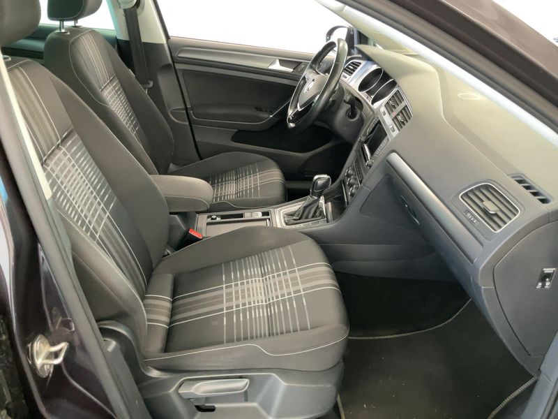 Volkswagen Golf VII 1.6 TDI Lounge BlueMotion Tech 2015 – снимка 16