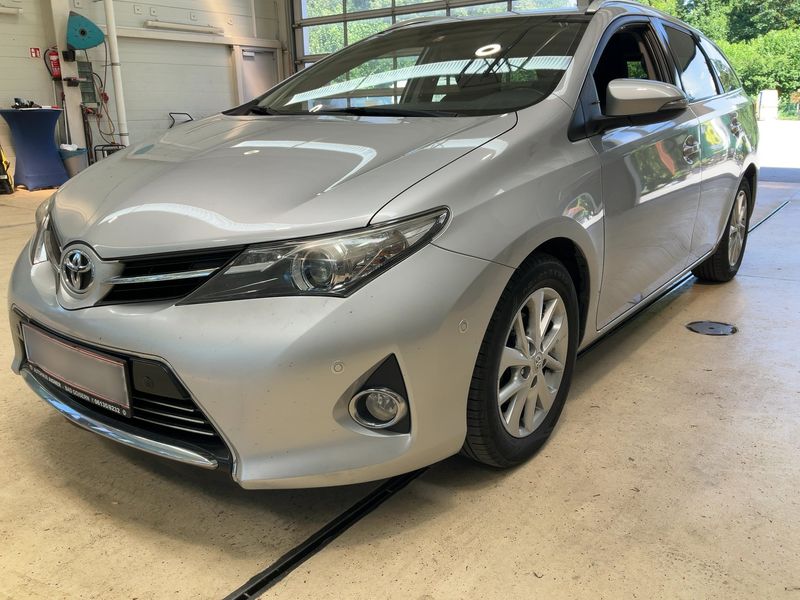 2013 Toyota Auris Touring Sports