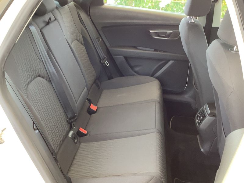 Seat Leon 1.6 TDI Style — zdjęcie 14