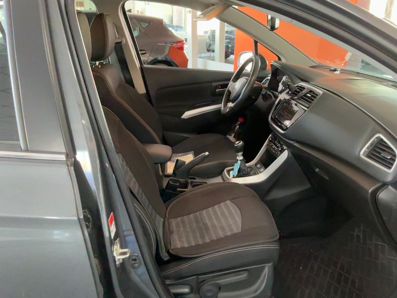Suzuki SX4 1.4 BoosterJet Comfort — zdjęcie 11