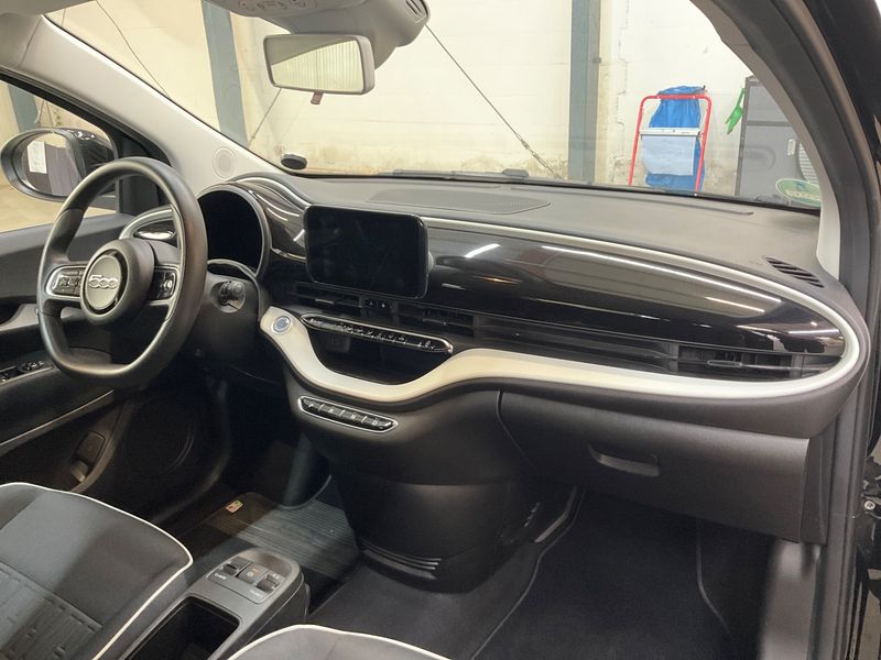 Fiat 500e electric drive 70 kW Action — zdjęcie 12