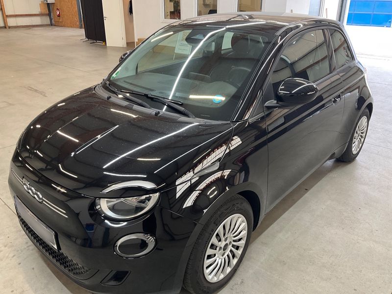 Fiat 500e electric drive 70 kW Action