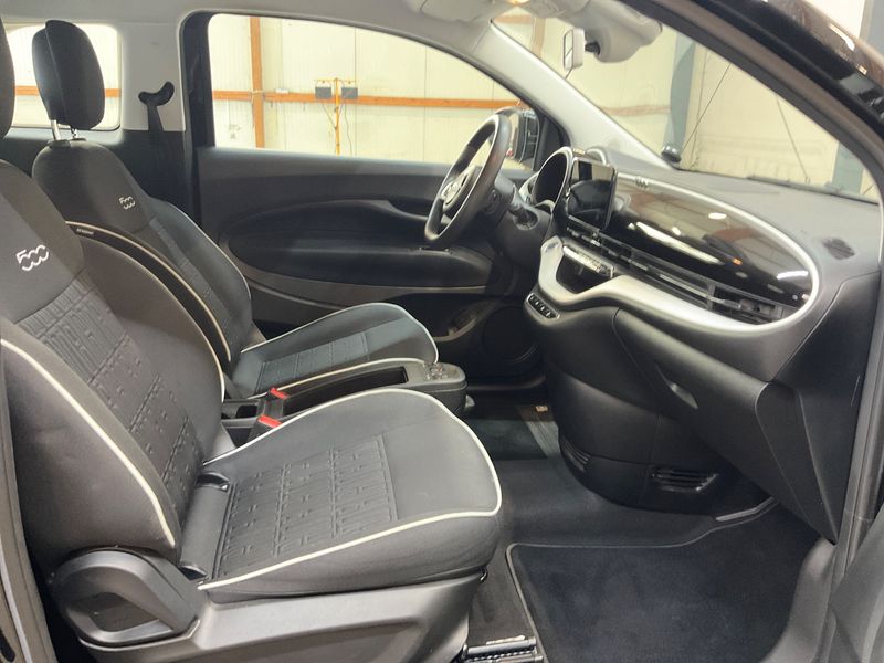 Fiat 500e electric drive 70 kW Action — zdjęcie 11