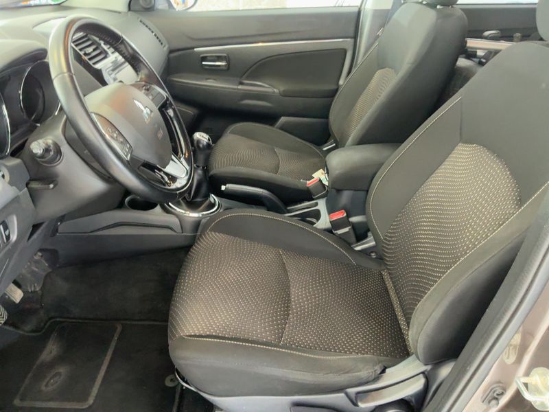 Mitsubishi ASX 1.6 Diamant Edition 2WD — zdjęcie 11