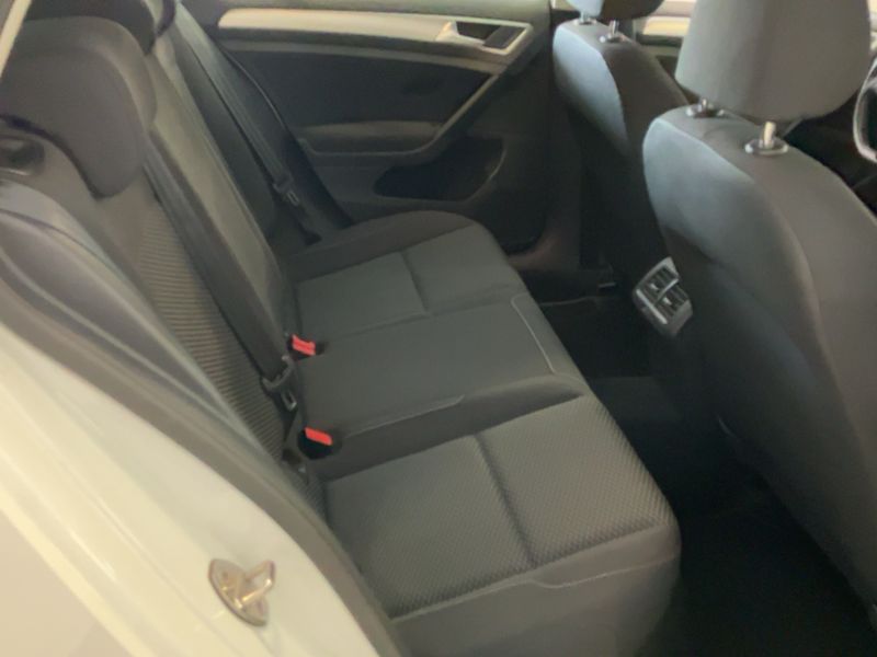 Volkswagen Golf VII 1.6 TDI Business BlueMotion Tech — zdjęcie 14