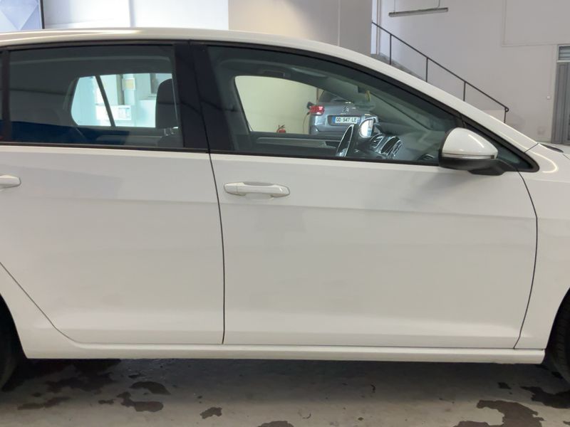 Volkswagen Golf VII 1.6 TDI Business BlueMotion Tech — zdjęcie 7