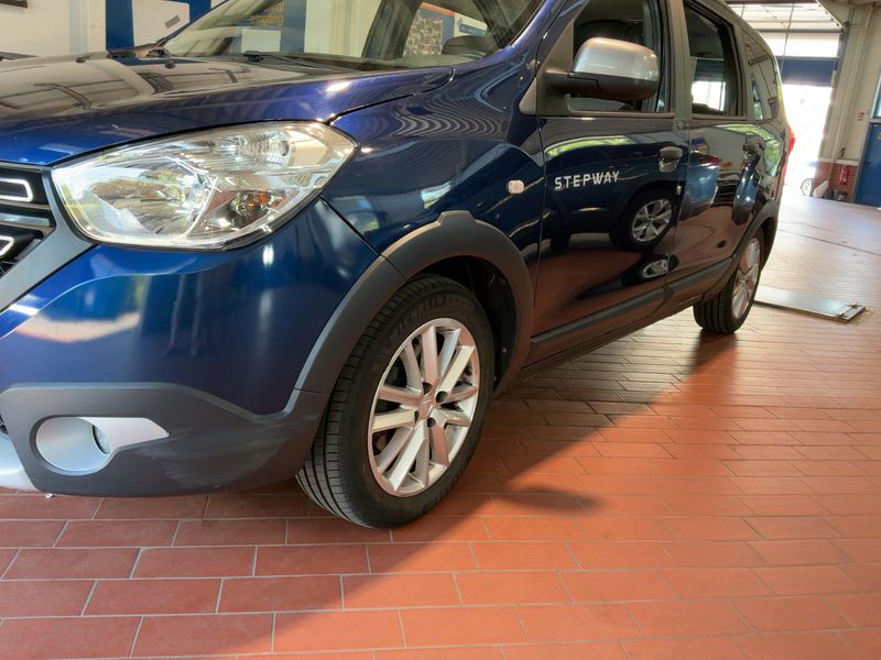 Dacia Lodgy 1.3 TCe Stepway — zdjęcie 2