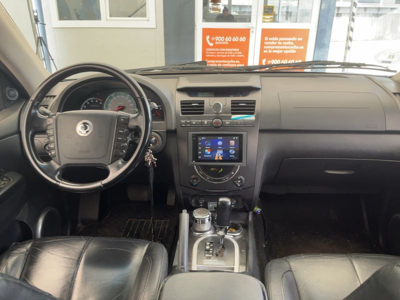 Ssangyong Rexton RX 270 XVT Limited — zdjęcie 12