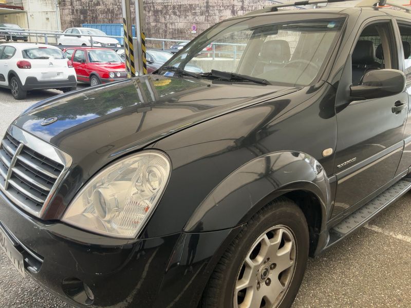 Ssangyong Rexton RX 270 XVT Limited — zdjęcie 2