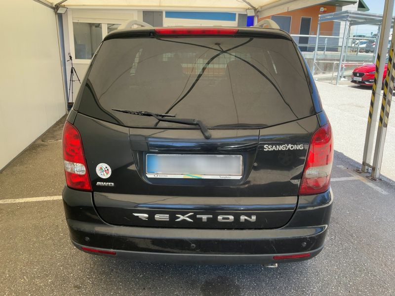 Ssangyong Rexton RX 270 XVT Limited — zdjęcie 5