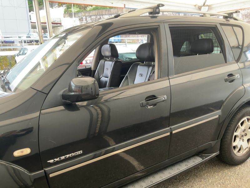 Ssangyong Rexton RX 270 XVT Limited — zdjęcie 4