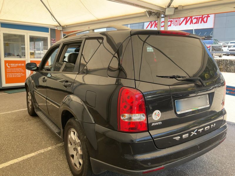 Ssangyong Rexton RX 270 XVT Limited — zdjęcie 3