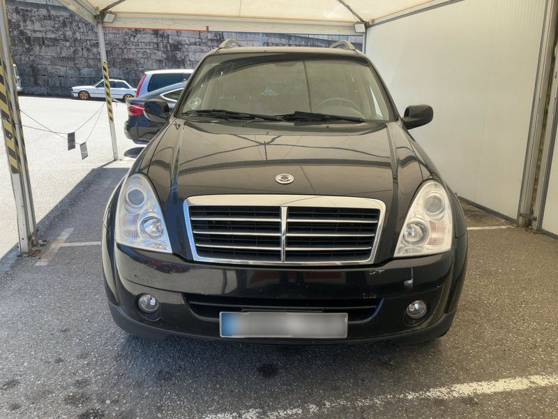 Ssangyong Rexton RX 270 XVT Limited — zdjęcie 9