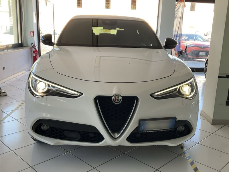 Alfa Romeo Stelvio 2.2 JTDM Super Business Q4 — zdjęcie 9