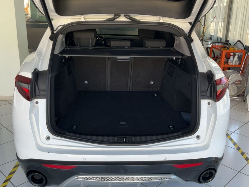 Alfa Romeo Stelvio 2.2 JTDM Super Business Q4 — zdjęcie 10