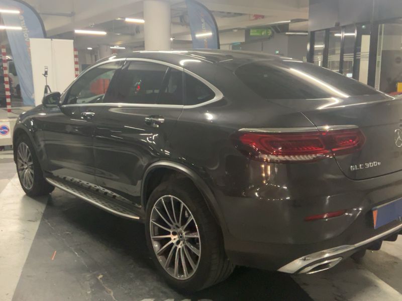Mercedes-Benz GLC-Klasse GLC 300e 4Matic AMG Line — zdjęcie 3