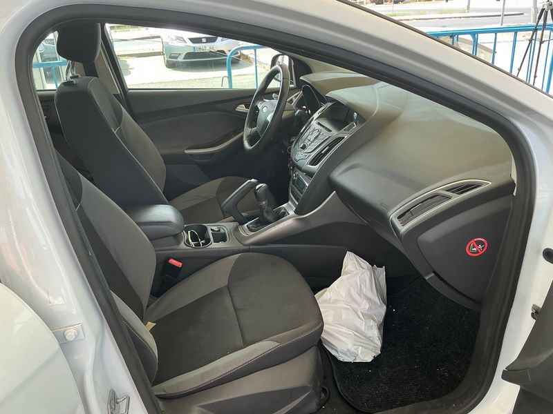 Ford Focus 1.0 EcoBoost Trend 2013 – снимка 16
