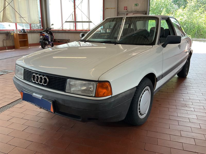 Audi 80 1.8 — zdjęcie 1