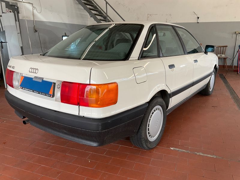 Audi 80 1.8 — zdjęcie 2