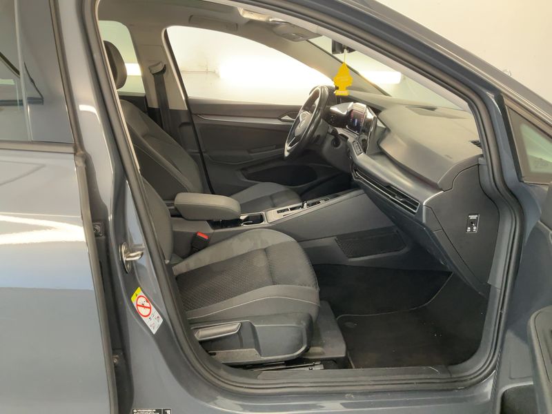 Volkswagen Golf VIII 1.5 eTSI ACT Active — zdjęcie 11