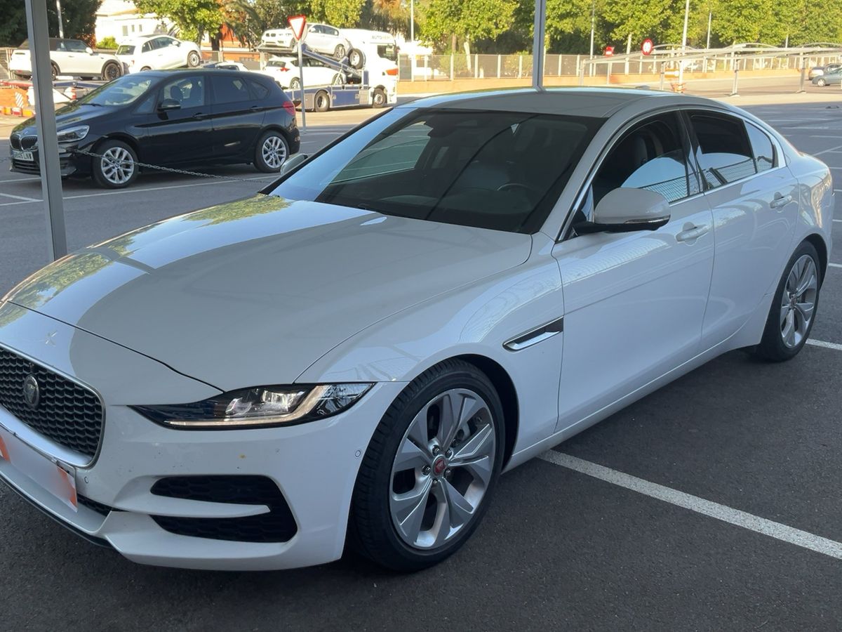 Jaguar XE 2022