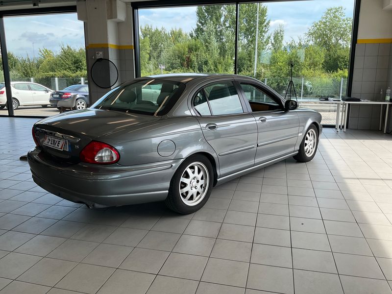 Jaguar X-TYPE 2.5 V6 Executive — zdjęcie 2