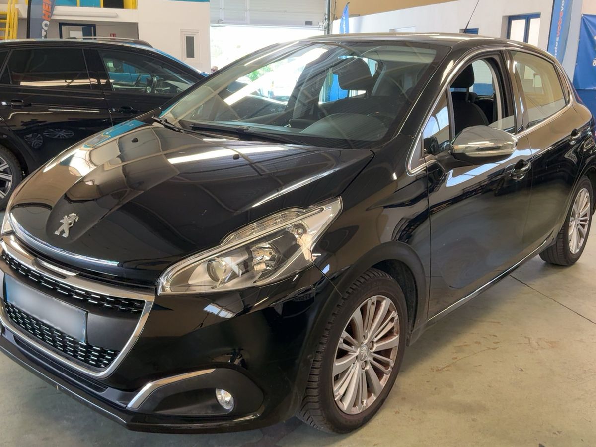 Peugeot 208 2016