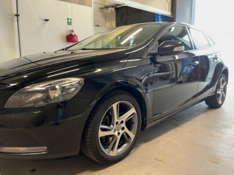 Volvo V40 2.0 D2 Kinetic — zdjęcie 2