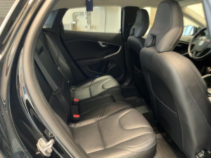 Volvo V40 2.0 D2 Kinetic — zdjęcie 14
