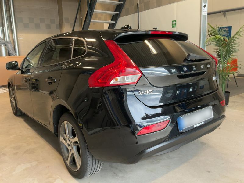 Volvo V40 2.0 D2 Kinetic — zdjęcie 3