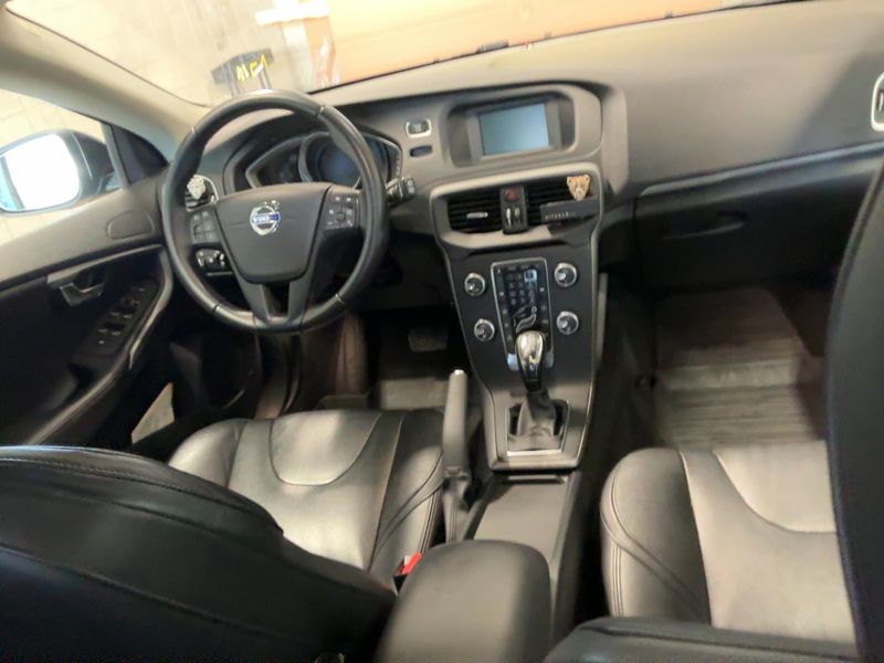 Volvo V40 2.0 D2 Kinetic — zdjęcie 12