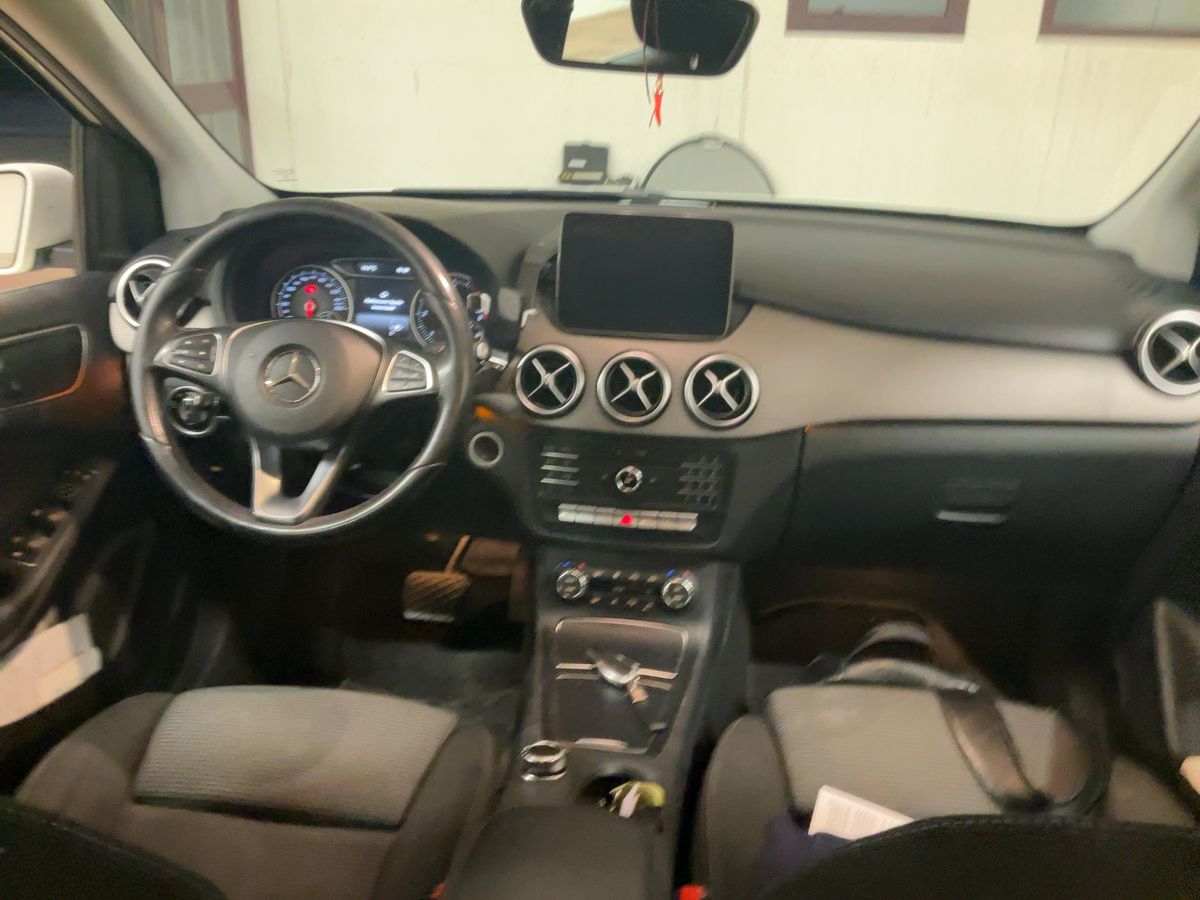 Mercedes-Benz B-Klasse 2017 — photo 18