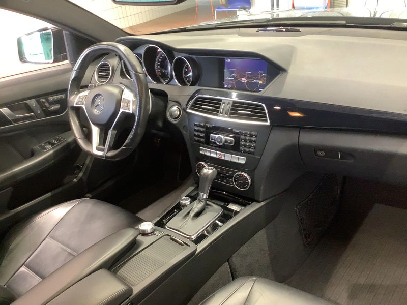 Mercedes-Benz C-Klasse C 63 AMG — zdjęcie 12