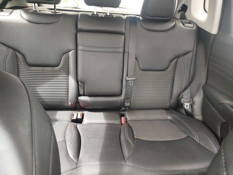 Jeep Compass 1.3 T-GDi Limited FWD — zdjęcie 14