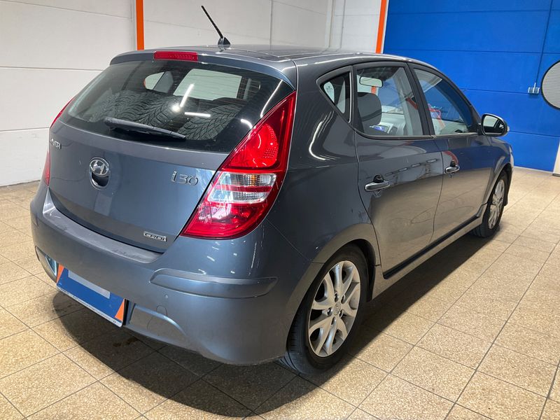 Hyundai i30 1.6 CRDi Edition 20 — zdjęcie 2