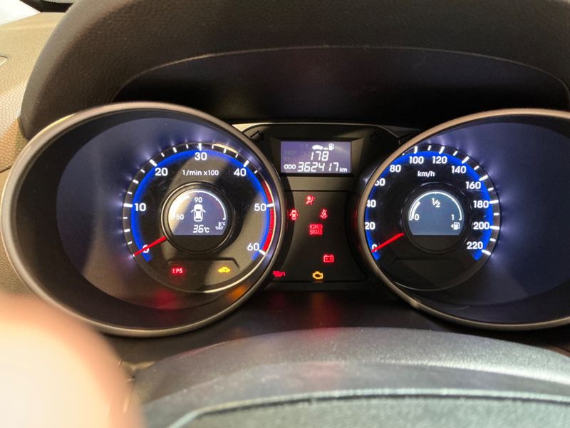 Hyundai ix35 2.0 CRDi Comfort 2WD — zdjęcie 4