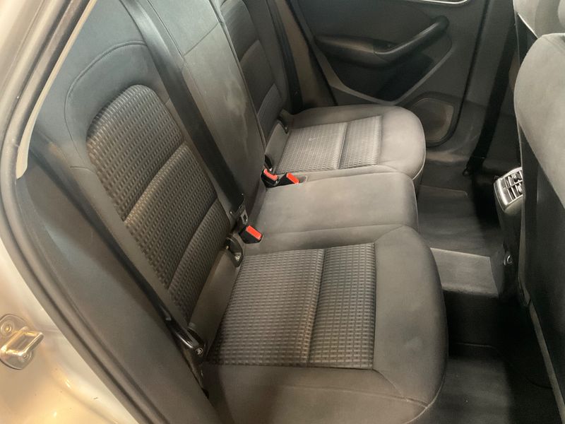 Audi Q3 2.0 TDI Ambiente 2014 – снимка 29