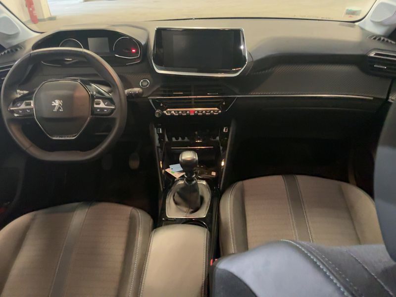 Peugeot 208 1.2 PureTech Allure — zdjęcie 12