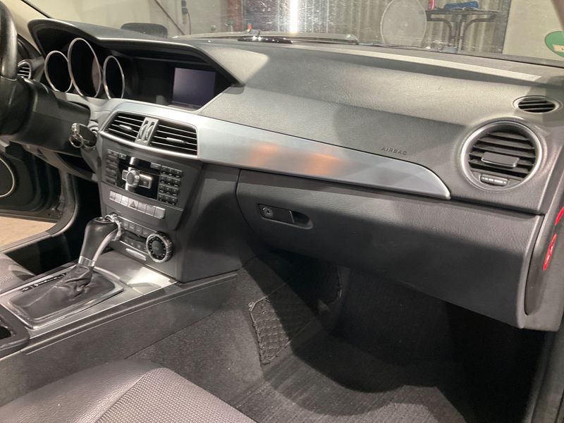 Mercedes-Benz C-Klasse C 200 CDI T BlueEfficiency Avantgarde 2011 – снимка 27