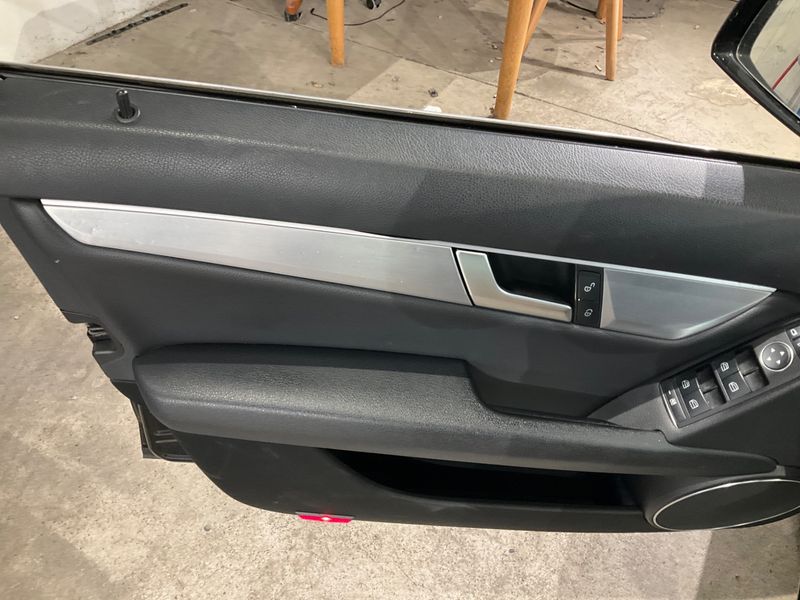 Mercedes-Benz C-Klasse C 200 CDI T BlueEfficiency Avantgarde 2011 – снимка 28
