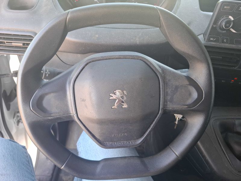 Peugeot Partner 1.5 Blue-HDi Premium L1 2022 – снимка 34