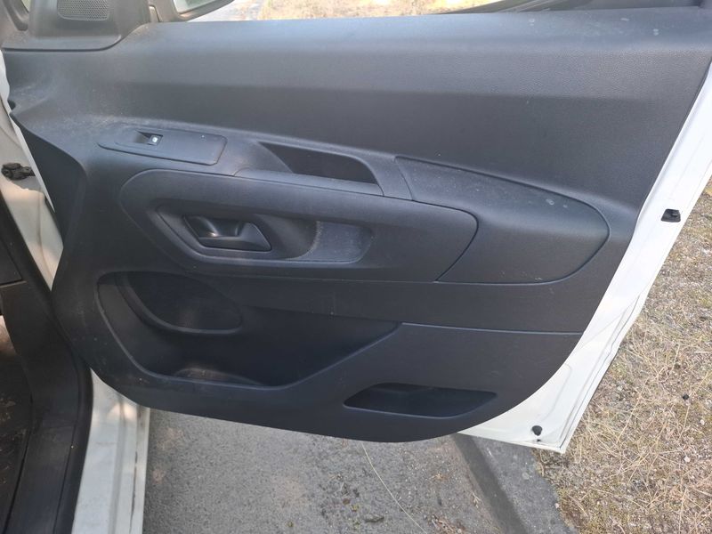 Peugeot Partner 1.5 Blue-HDi Premium L1 2022 – снимка 45