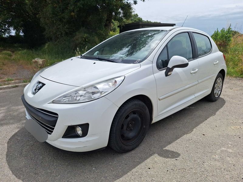 Peugeot 207 1.4 HDi Premium 2010 – снимка 2
