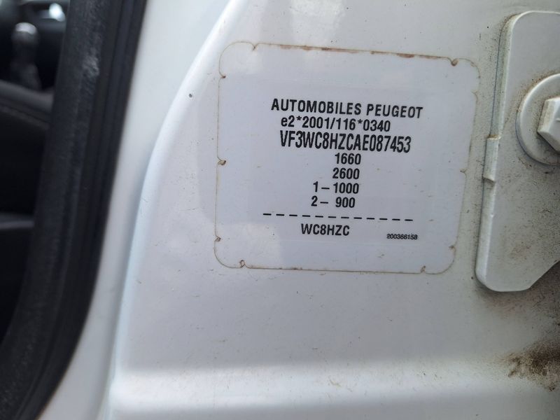 Peugeot 207 1.4 HDi Premium 2010 – снимка 17