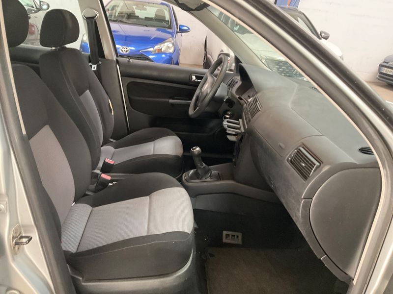 Volkswagen Golf IV 1.6 — zdjęcie 3